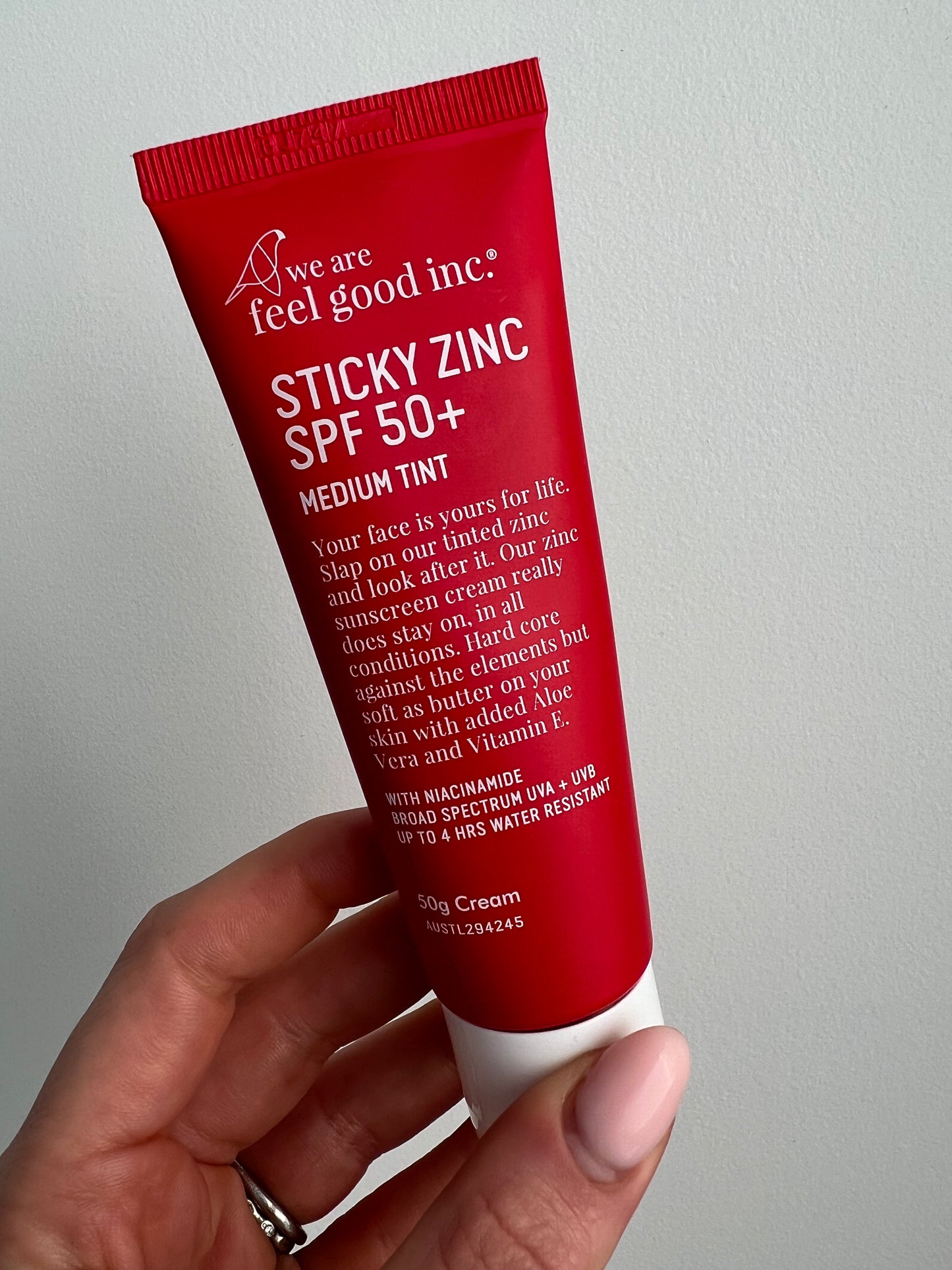Feel good inc Zinc medium tint